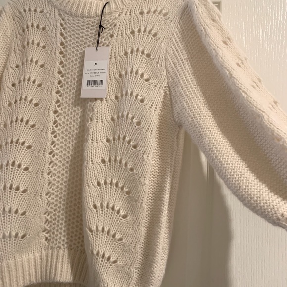 Balloon sleeve sweater - Picture 3 of 3